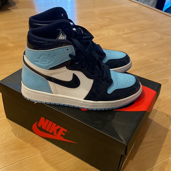 Women’s Air Jordan 1 High OG Blue Chill - Picture 3 of 7